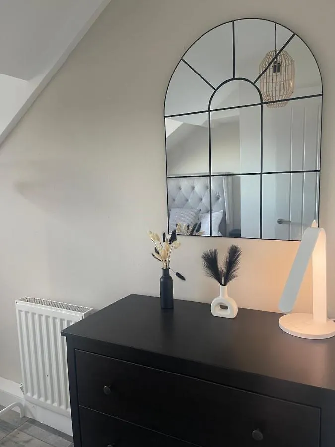 Modern Spacious 5 Bed House In Newcastle