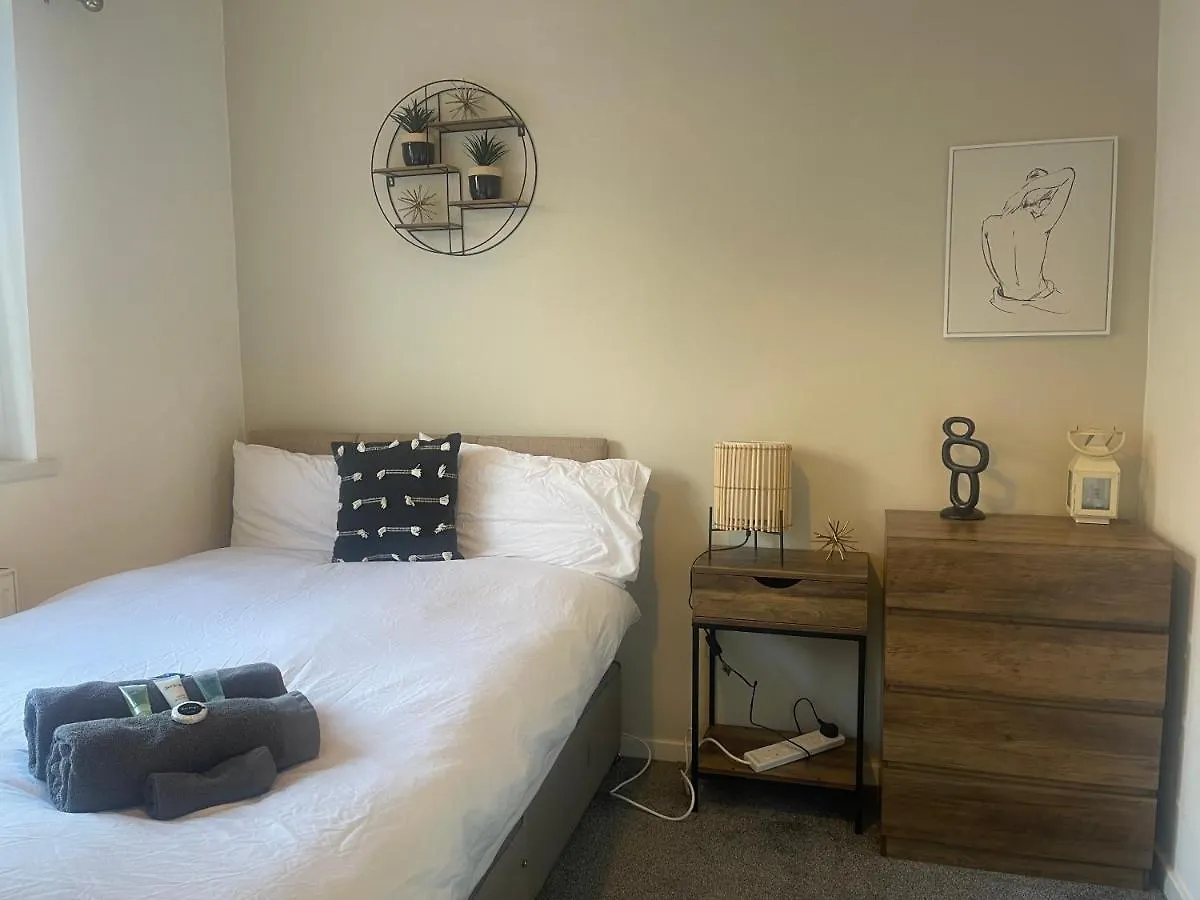 Modern Spacious 5 Bed House In Newcastle