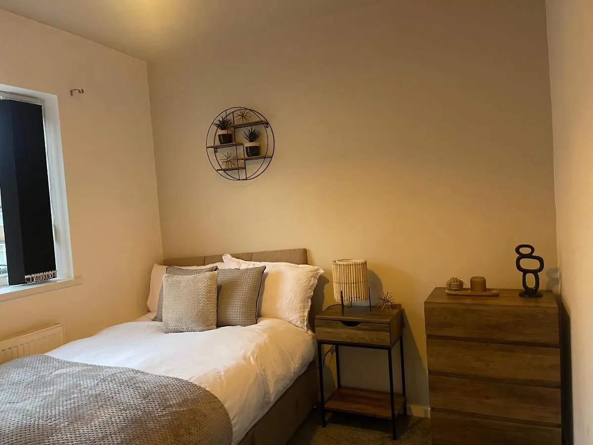 Modern Spacious 5 Bed House In Newcastle